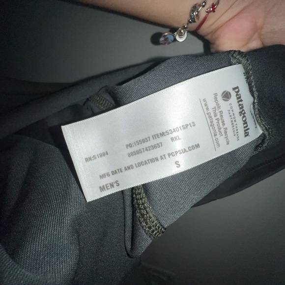 Patagonia Men's Stretch Polo Shirt SMALL Grey Short Sleeve UPF Sun Protection - Picture 5 of 5